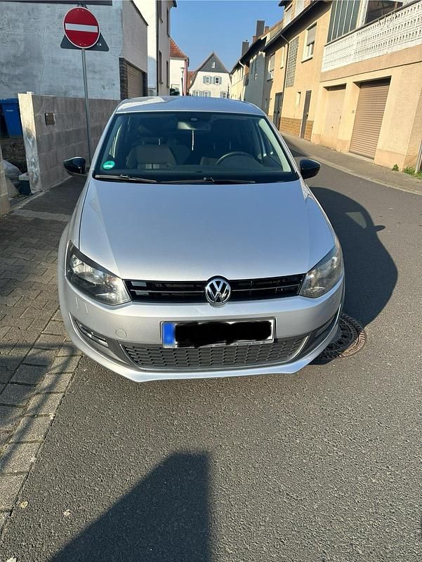 Gebraucht VW Polo Match 69 PS (50 kW) 2013 Silber Kleinwagen