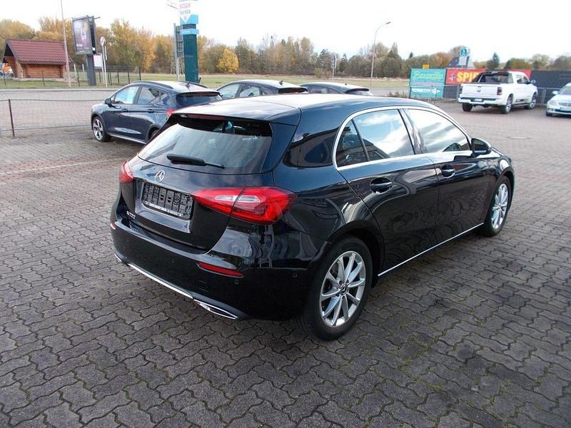 Gebraucht Mercedes A200 Progressive 163 PS (119 kW) 2018 Schwarz Limousine