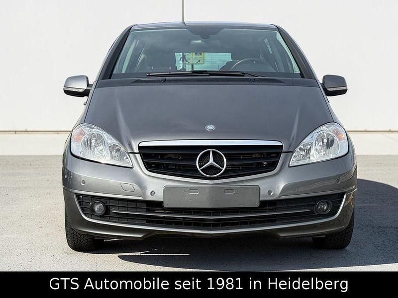 Gebraucht Mercedes A180 109 PS (80 kW) 2012 Grau Limousine