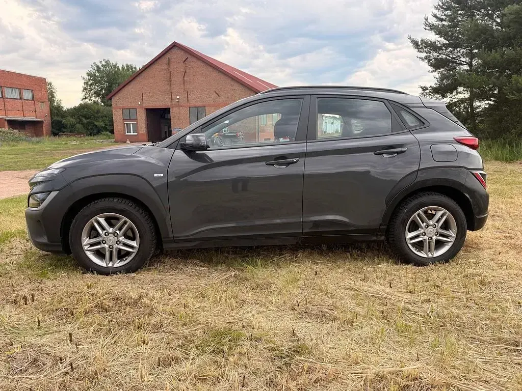 Gebraucht Hyundai Kona Select 120 PS (88 kW) 2023 Grau SUV