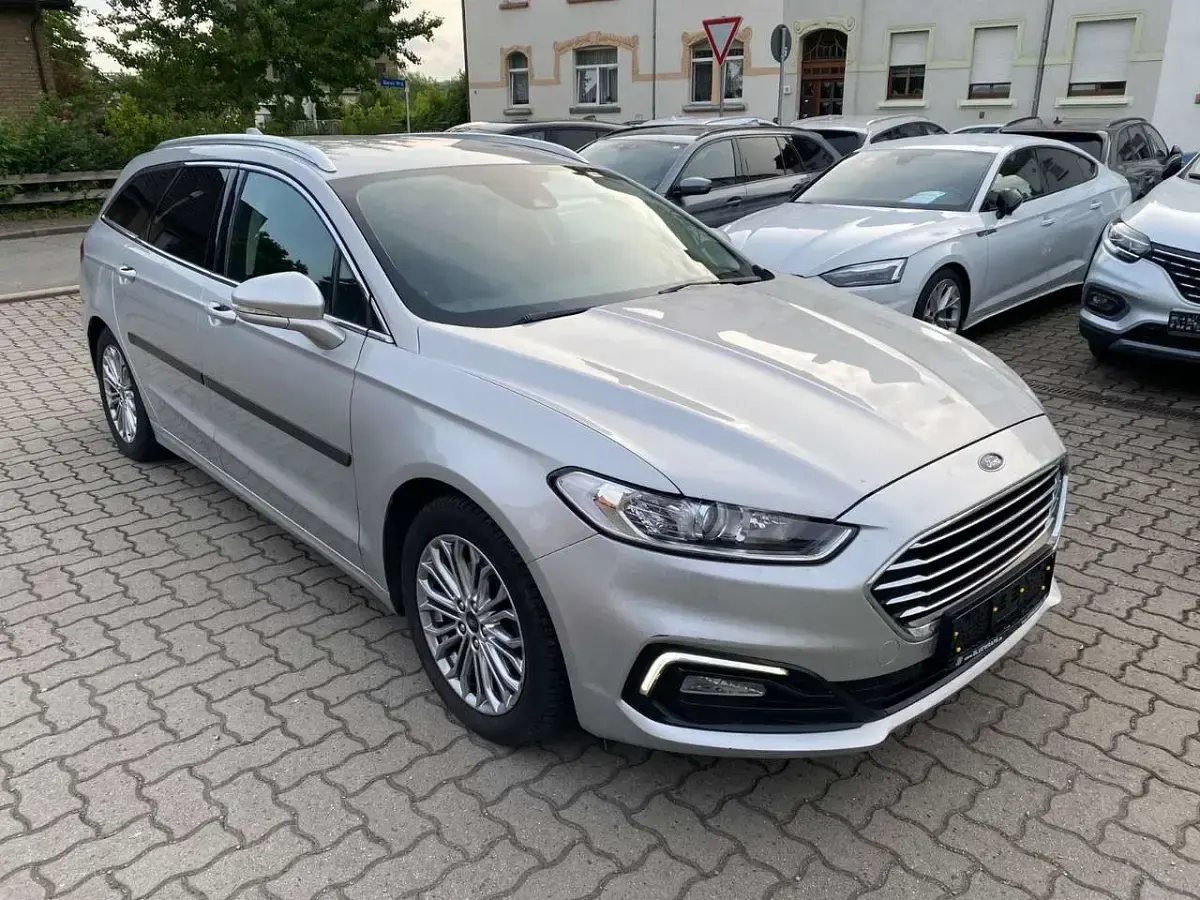 Gebraucht Ford Mondeo Titanium 150 PS (110 kW) 2020 Silber Kombi