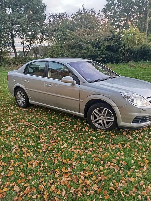 Silber Gebraucht 2006 Opel Vectra Limousine | 2.950 € (Fairer Preis) - Bild 1/4