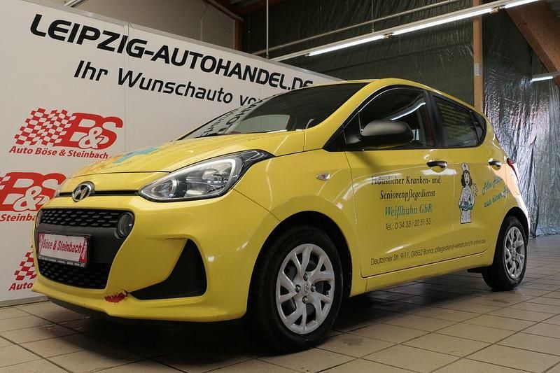 Rot Gebraucht 2019 Hyundai i10 Select Kleinwagen | 9.174 € (Etwas zu teuer) - Bild 1/4