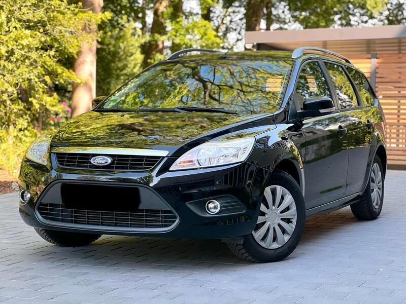 Schwarz Gebraucht 2011 Ford Focus Kombi | 3.100 € (Superpreis) - Bild 1/4
