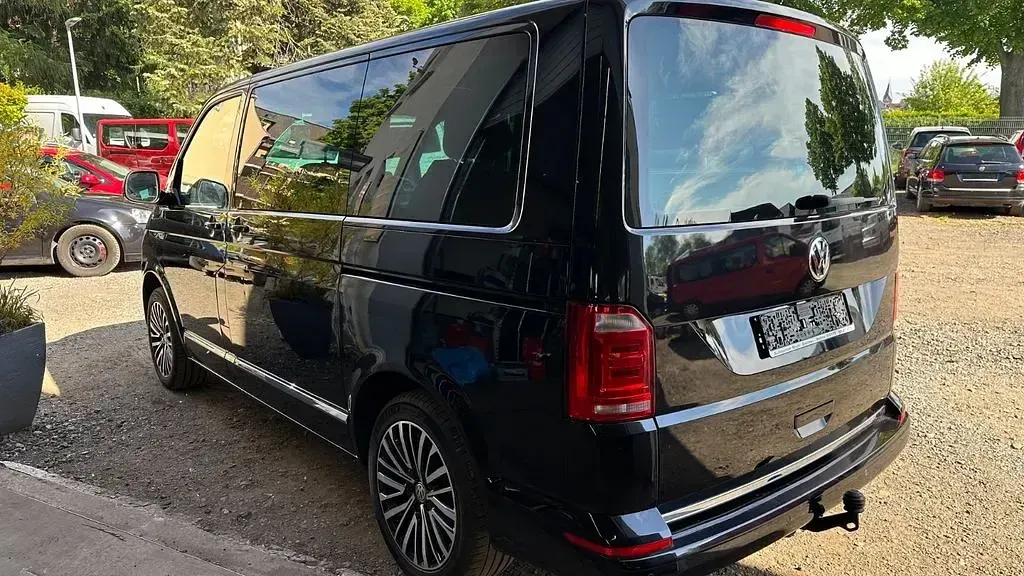 Gebraucht VW Multivan Highline 204 PS (150 kW) 2017 Schwarz Van / Kleinbus