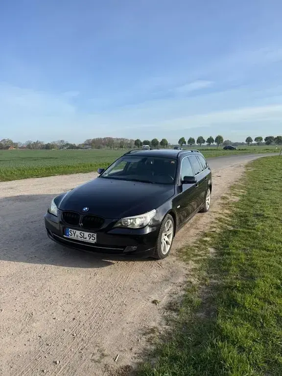 Gebraucht BMW 525 197 PS (144 kW) 2008 Schwarz Kombi