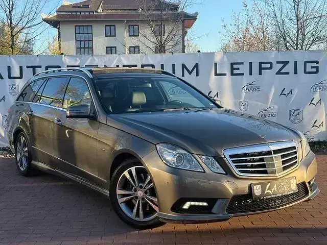 Gebraucht Mercedes E350 AMG 231 PS (169 kW) 2010 Grau Kombi