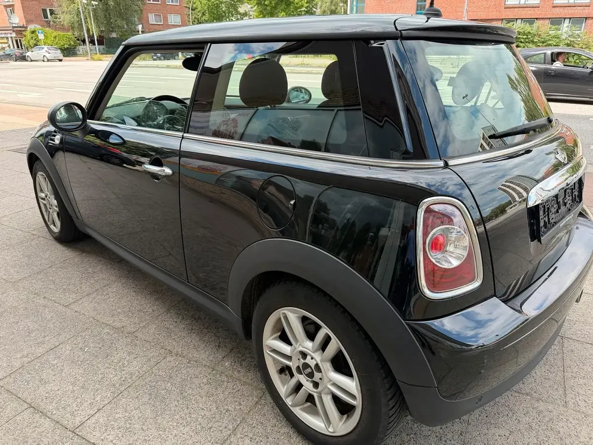 Gebraucht Mini Cooper 98 PS (72 kW) 2010 Schwarz Kleinwagen