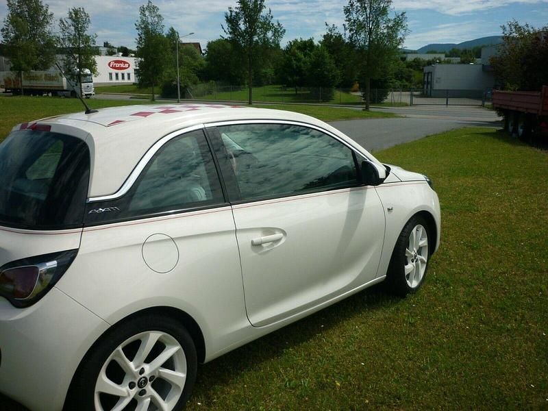 Gebraucht Opel Adam 69 PS (50 kW) 2016 Weiß Kleinwagen