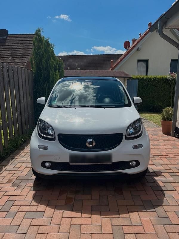 Weiß Gebraucht 2018 Smart ForFour Prime Kleinwagen | 12.500 € - Bild 1/4