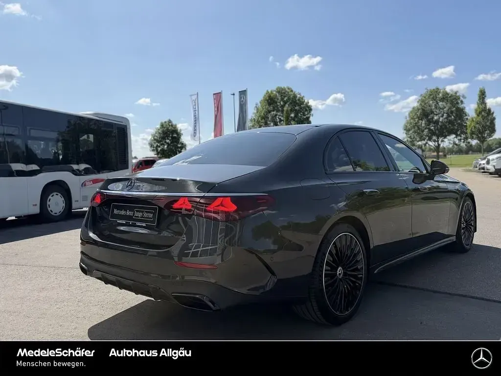 Gebraucht Mercedes E220 Premium 197 PS (144 kW) 2024 Grau Limousine