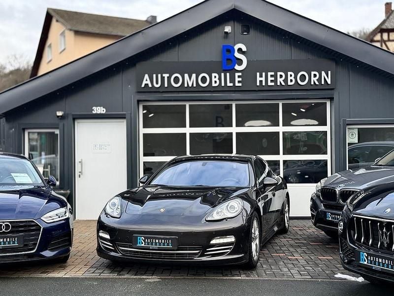Grau Gebraucht 2013 Porsche Panamera Platinum Edition Limousine | 26.990 € (Fairer Preis) - Bild 1/4