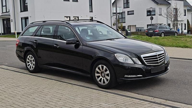 Usata Mercedes E200 136 CV (100 kW) 2012 Nero Berlina