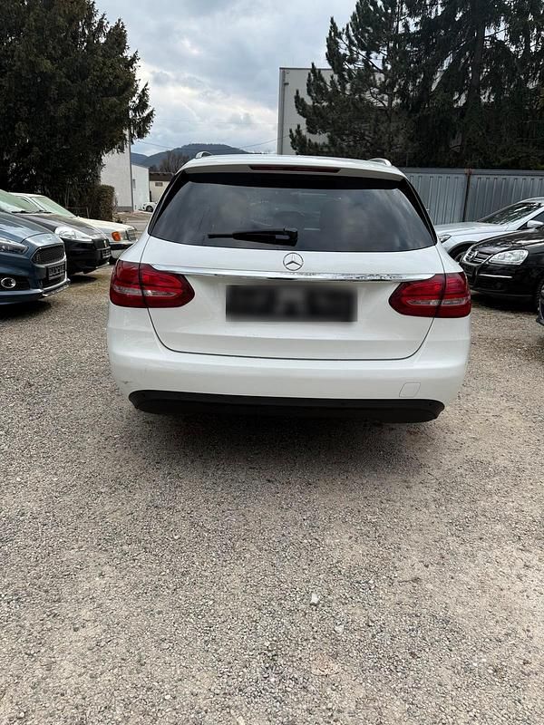 Gebraucht Mercedes C200 136 PS (100 kW) 2015 Weiß Kombi