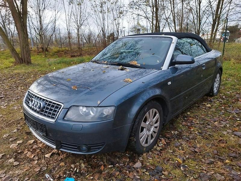Grau Gebraucht 2002 Audi A4 Cabriolet Cabrio | 2.290 € (Superpreis) - Bild 1/4