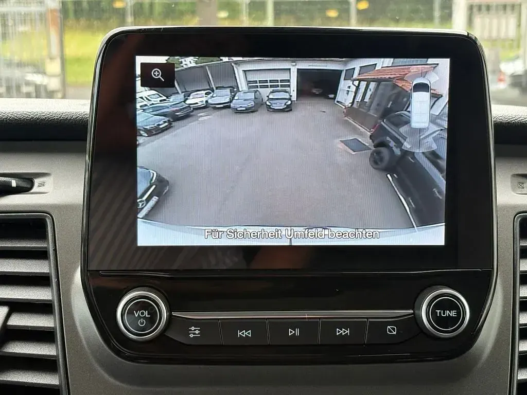 Gebraucht Ford Transit 170 PS (125 kW) 2021 Weiß Pickup