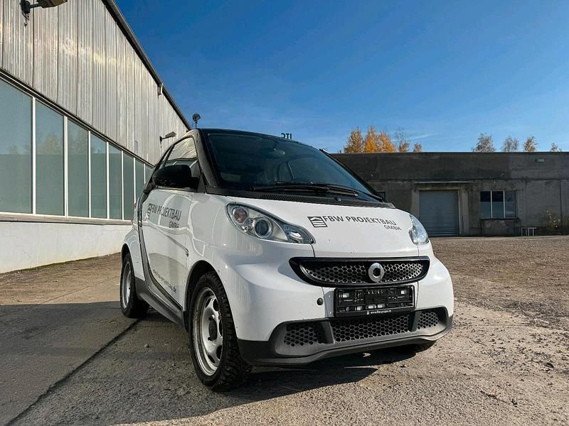 Weiß Gebraucht 2013 Smart ForTwo Coupé Coupé | 3.900 € (Guter Preis) - Bild 1/4