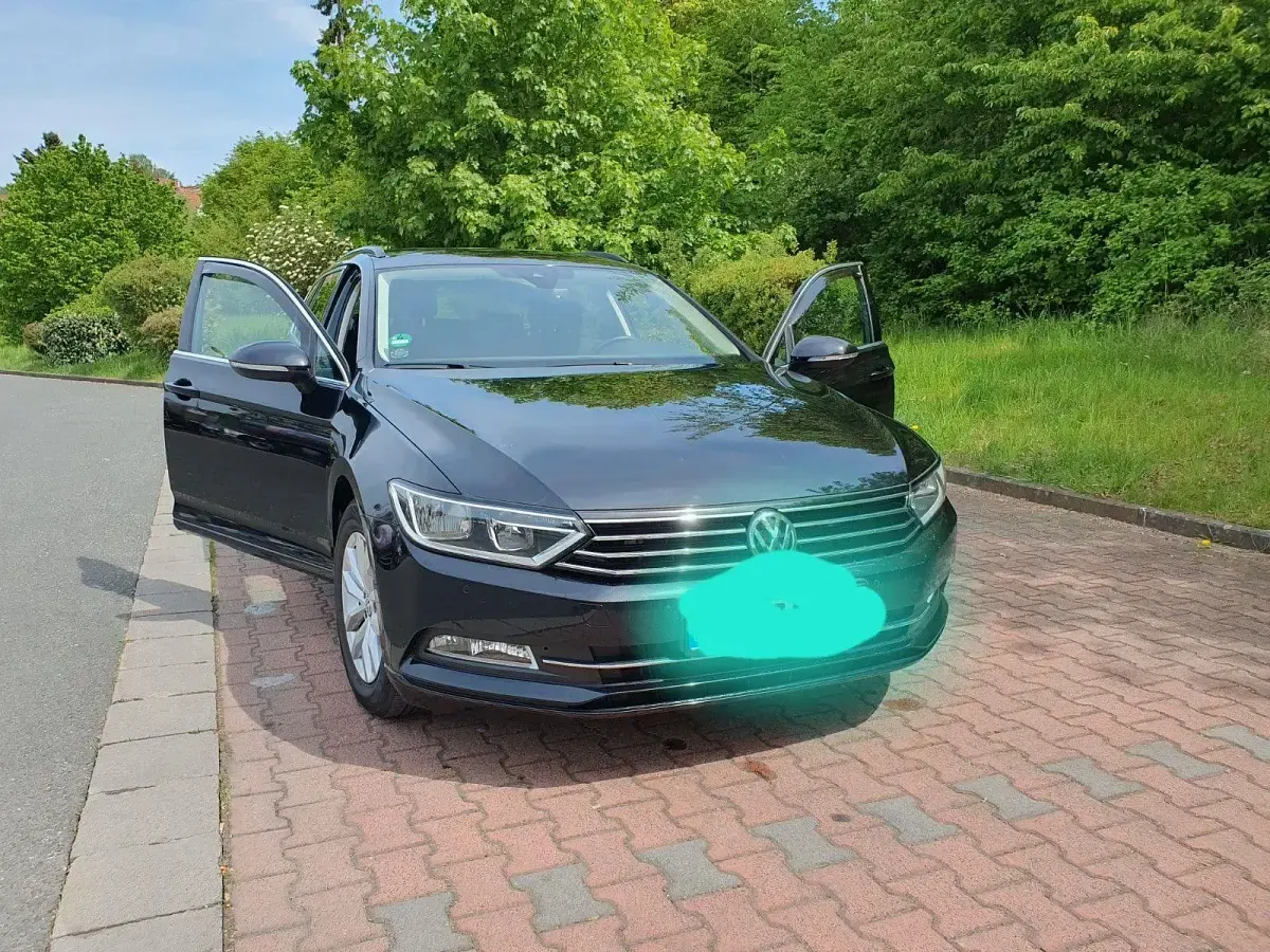 Gebraucht VW Passat Comfortline 150 PS (110 kW) 2018 Schwarz Kombi