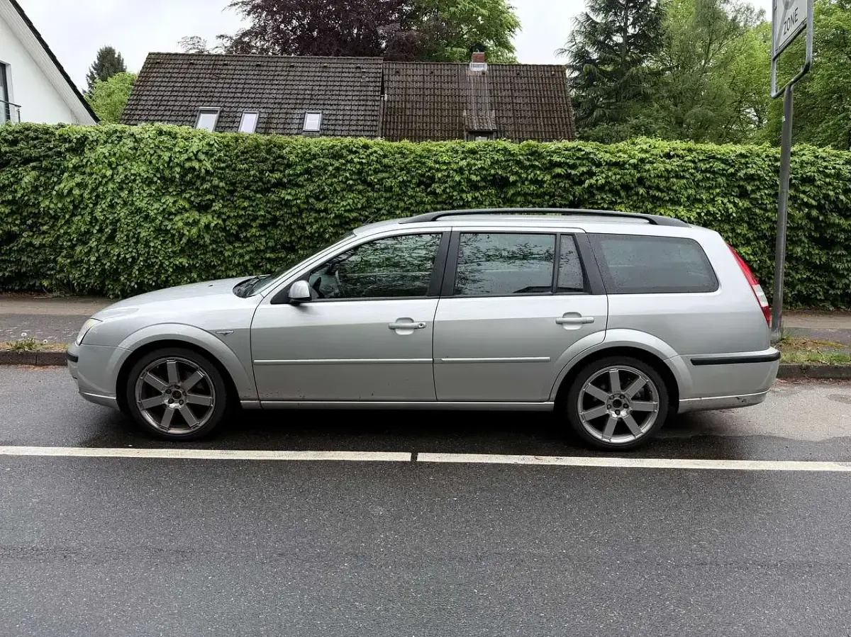 Gebraucht Ford Mondeo 145 PS (106 kW) 2006 Grau Kombi