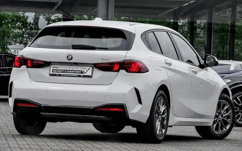 Gebraucht BMW 120 Shadowline 170 PS (125 kW) 2025 Weiß Kleinwagen