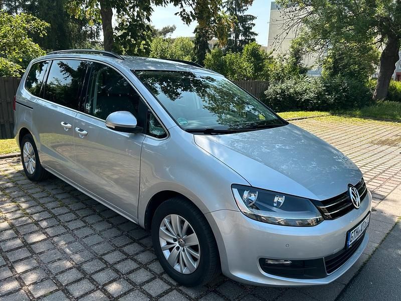 Gebraucht VW Sharan 140 PS (102 kW) 2015 Grau Van / Kleinbus