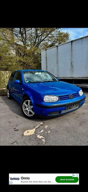 Usado VW Golf 75 HP (55 kW) 2000 Azul Coupé