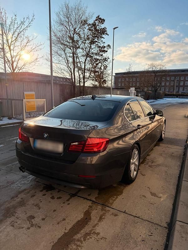 Second-hand BMW 520 184 CP (135 kW) 2010 Maro Berlinǎ