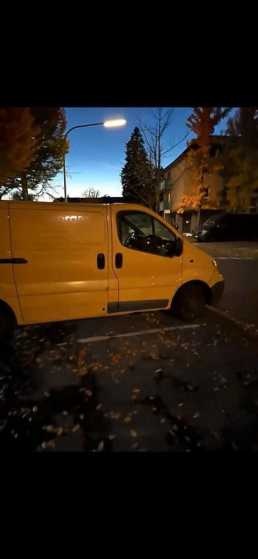 Gelb Gebraucht 2012 Opel Vivaro Van | 2.800 € (Guter Preis) - Bild 1/4