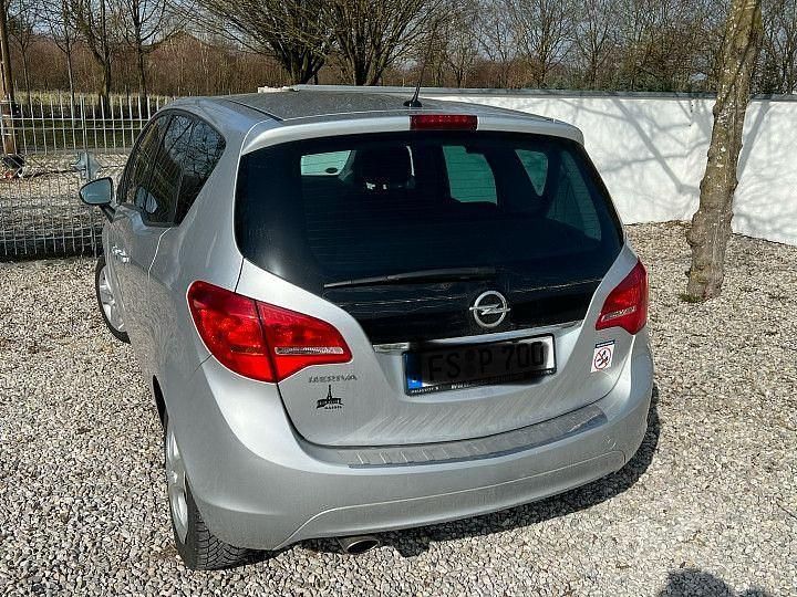 Gebraucht Opel Meriva drive 140 PS (102 kW) 2015 Silber Van / Kleinbus