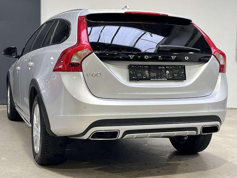 Gebraucht Volvo V60 CC 150 PS (110 kW) 2018 Silber Kombi