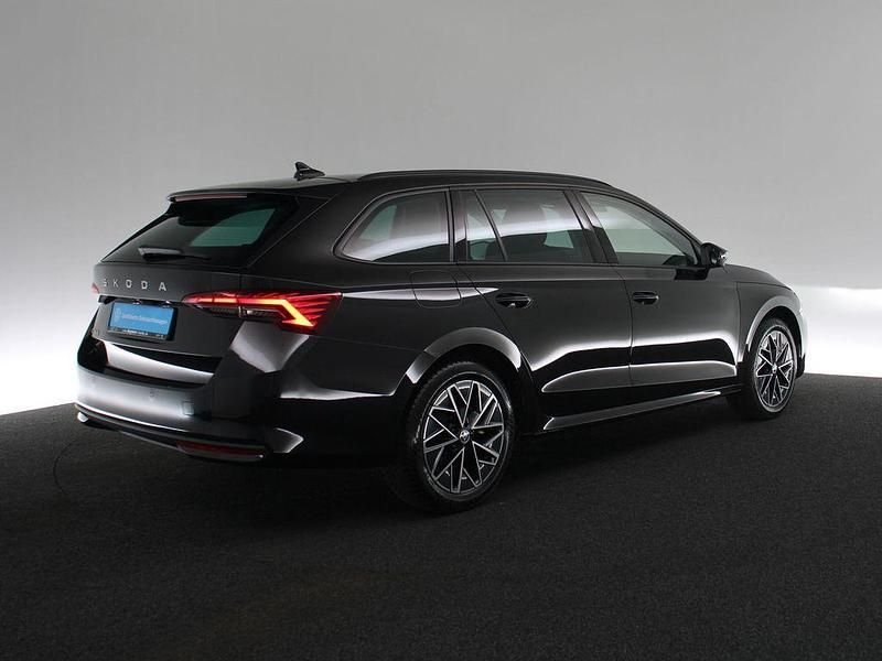 Gebraucht Skoda Octavia Selection 150 PS (110 kW) 2024 Schwarz / blackmagic Limousine