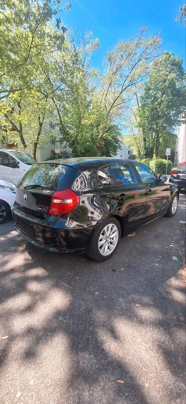Schwarz Gebraucht 2010 BMW 116 Kleinwagen | 2.650 € (Guter Preis) - Bild 1/4