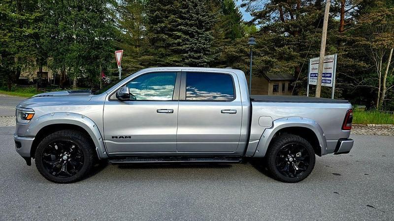 Gebraucht Dodge Ram 401 PS (294 kW) 2024 Silber Pickup