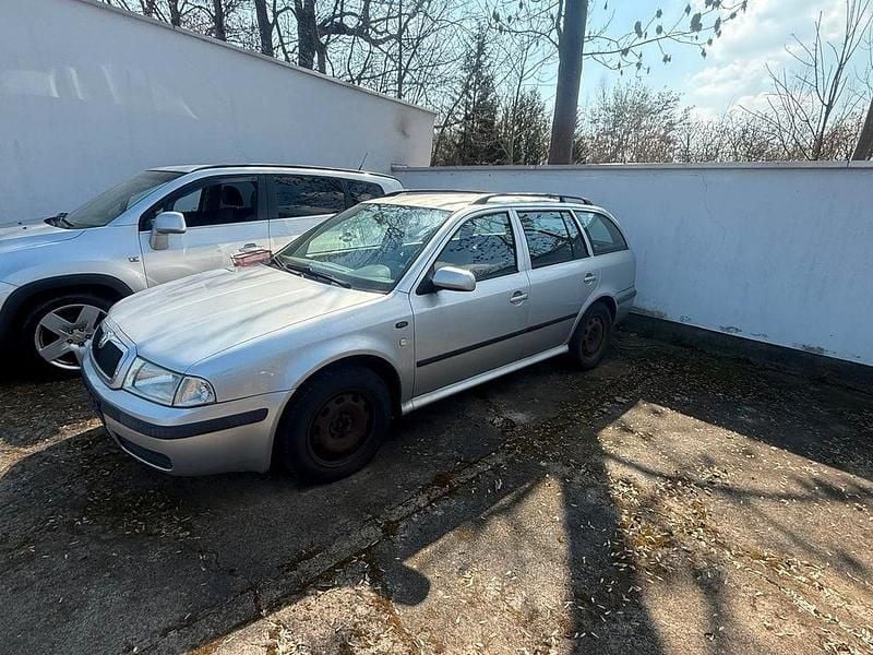 Gebraucht Skoda Octavia 102 PS (75 kW) 2003 Silber Limousine