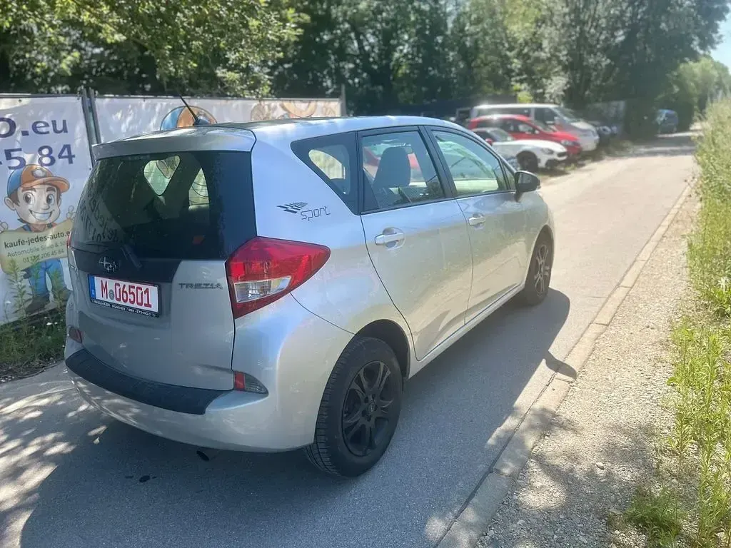 Gebraucht Subaru Trezia Active 99 PS (72 kW) 2013 Silber Kleinwagen
