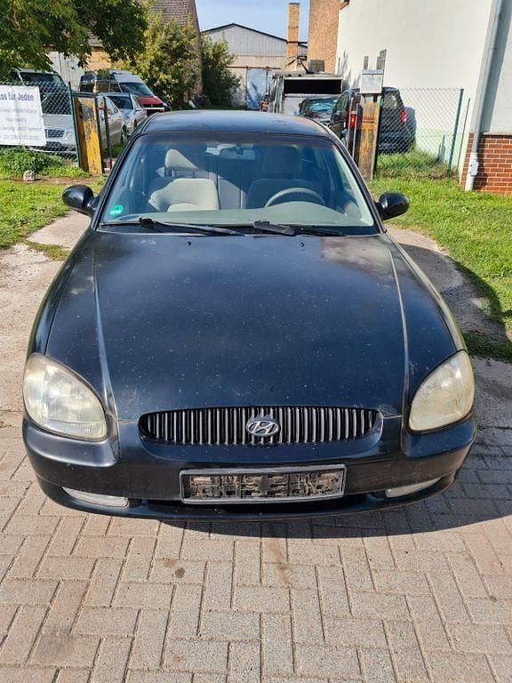 Gebraucht Hyundai Sonata GLS 160 PS (117 kW) 2001 Schwarz Limousine