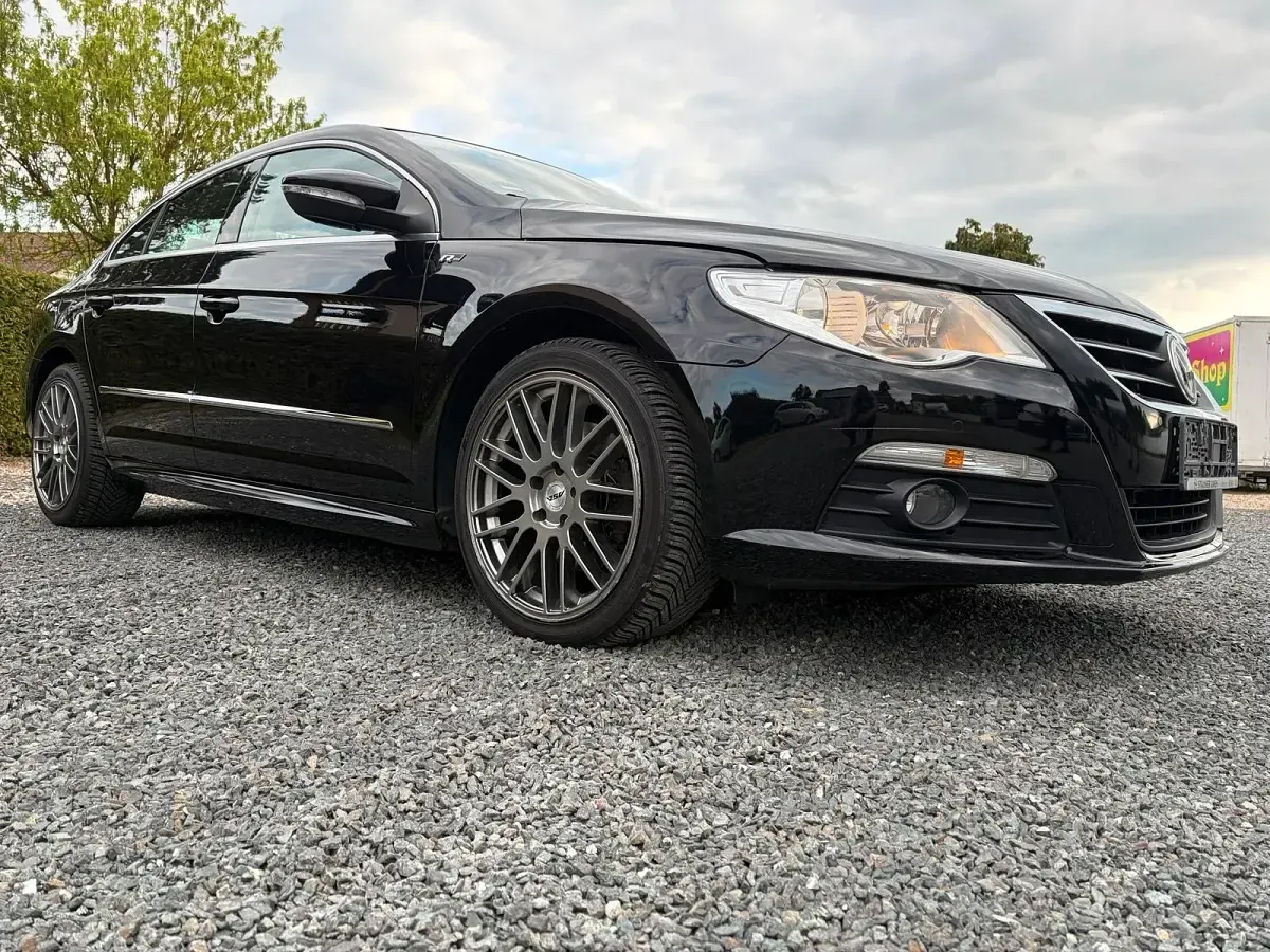Gebraucht VW Passat R-line 140 PS (102 kW) 2011 Schwarz Limousine