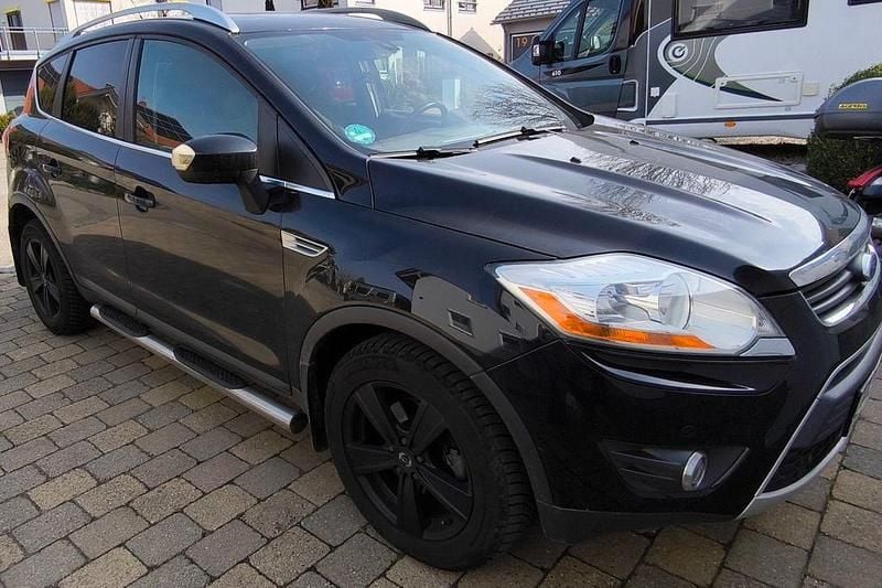 Gebraucht Ford Kuga Titanium 140 PS (102 kW) 2011 Schwarz SUV