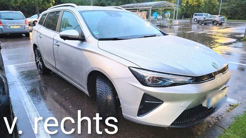Silber Gebraucht 2023 MG MG5 EV Luxury Kombi | 15.999 € (Superpreis) - Bild 1/4
