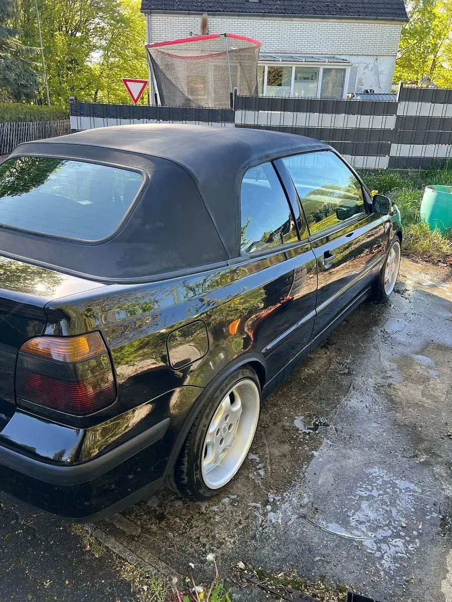 Używany VW Golf Classicline 75 KM (55 kW) 2000 Czarny Kabriolet