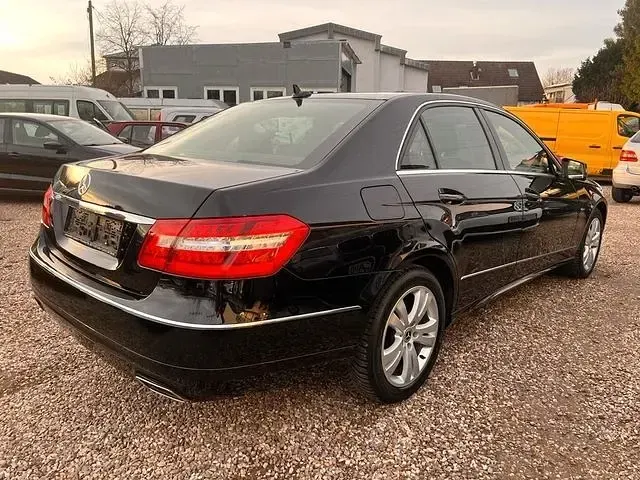 Gebraucht Mercedes E220 Elegance 170 PS (125 kW) 2010 Grau Limousine
