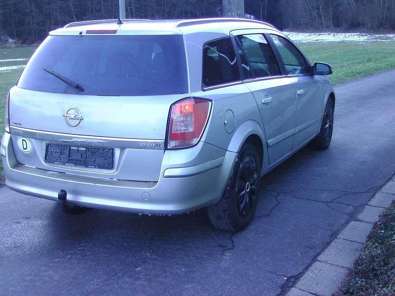 Gebraucht Opel Astra 125 PS (91 kW) 2008 Silber Kombi