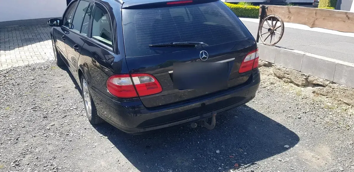 Gebraucht Mercedes E220 150 PS (110 kW) 2004 Schwarz Kombi