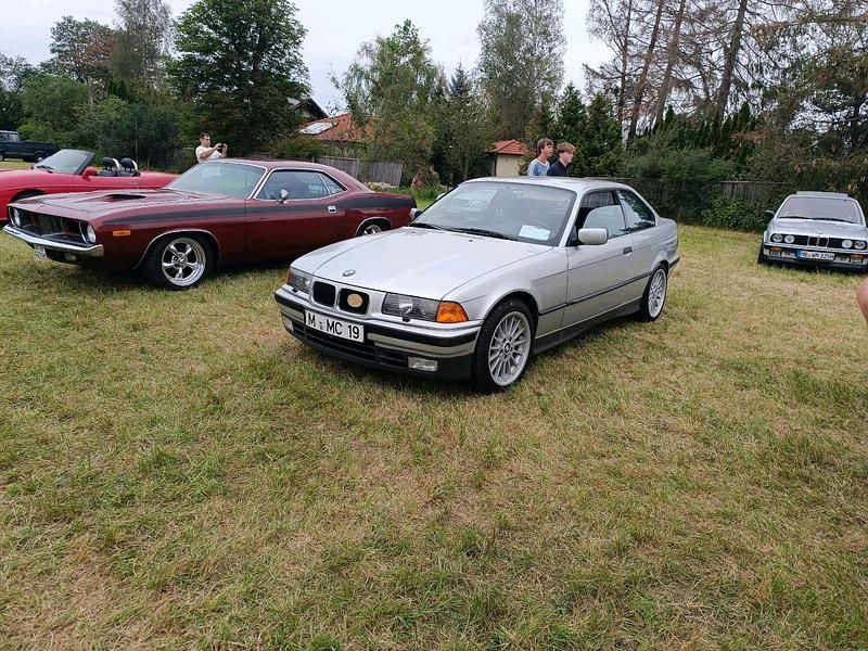 Silber Gebraucht 1992 BMW 325 Coupé | 11.500 € - Bild 1/4