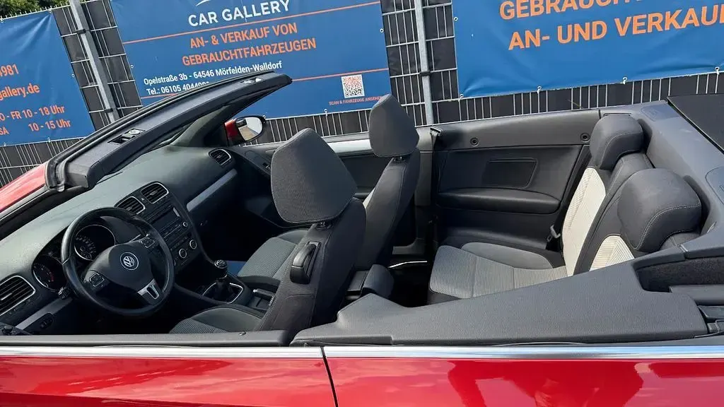 Gebraucht VW Golf Cabriolet Basis 105 PS (77 kW) 2013 Rot Cabrio