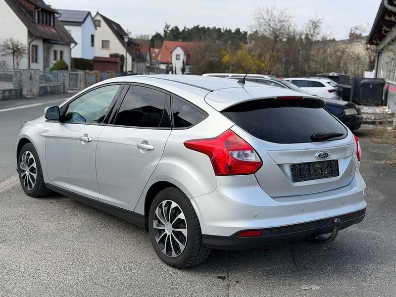 Gebraucht Ford Focus SYNC Edition 101 PS (74 kW) 2013 Silber Limousine