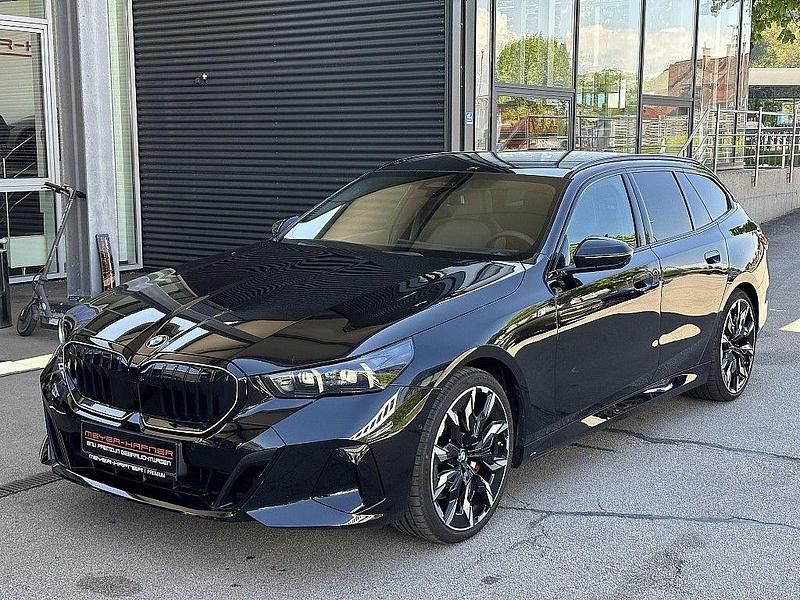 Schwarz Gebraucht 2024 BMW 540 M Sport Kombi | 74.990 € - Bild 1/4