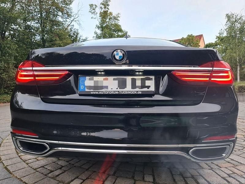 Gebraucht BMW 750L Executive 449 PS (330 kW) 2018 Schwarz Limousine