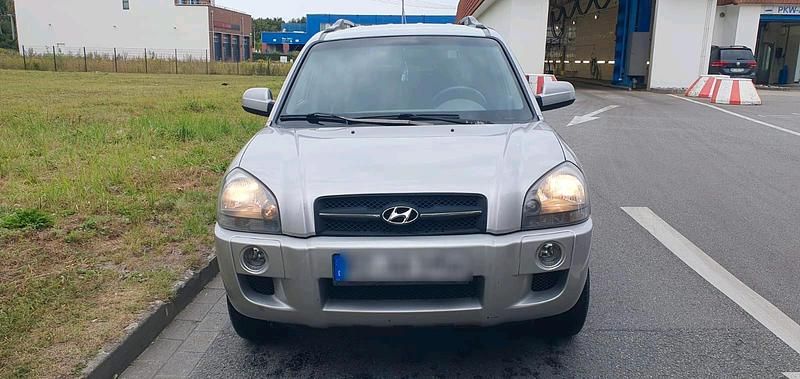 Silber Gebraucht 2004 Hyundai Tucson SUV | 4.100 € (Fairer Preis) - Bild 1/4