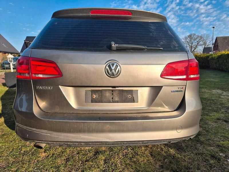 Gebraucht VW Passat 122 PS (89 kW) 2014 Braun Kombi